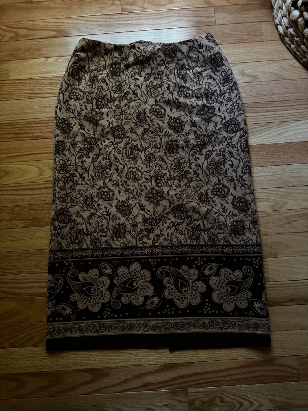Sag Harbor Beige Pencil Skirt with Black Floral Border